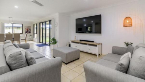 Fernando's Beach Hideaway, Banksia Beach